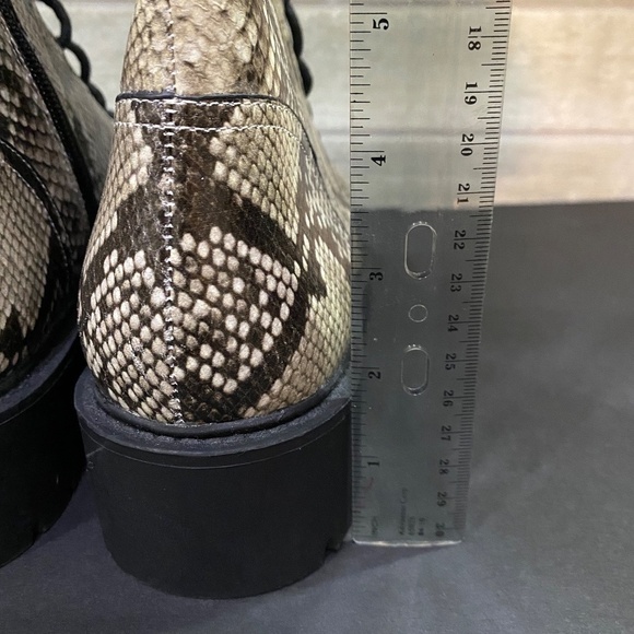Chelsea & Violet- Size 9.5- Snake Skin Print - Picture 9 of 9
